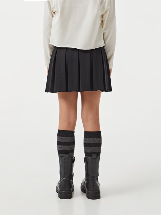 Saia com pregas Saia com pregas