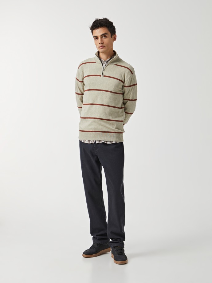 Camisola de malha �s riscas