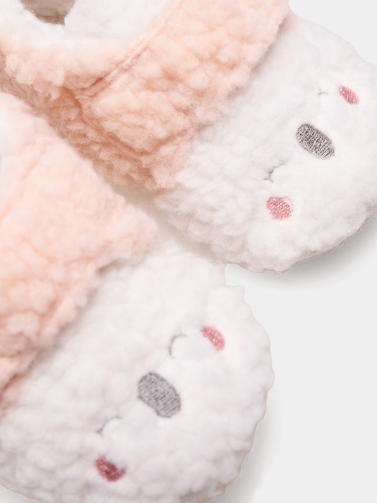 Pantufas em sherpa Pantufas em sherpa