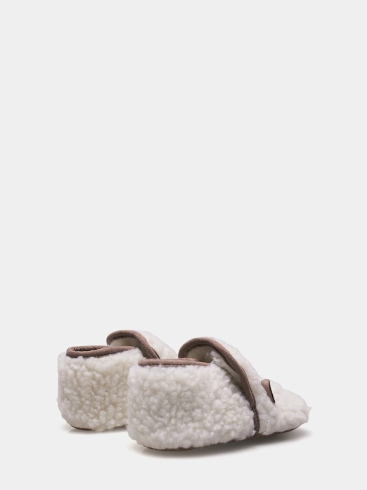 Pantufas em sherpa Pantufas em sherpa