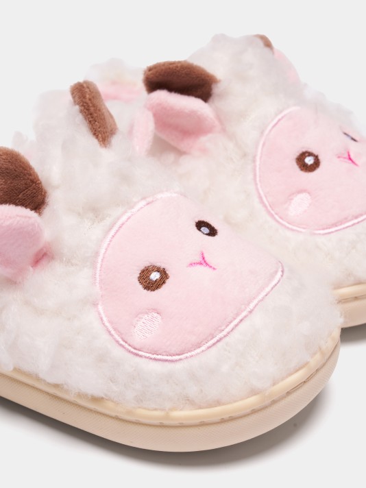 Chinelos em sherpa Chinelos em sherpa