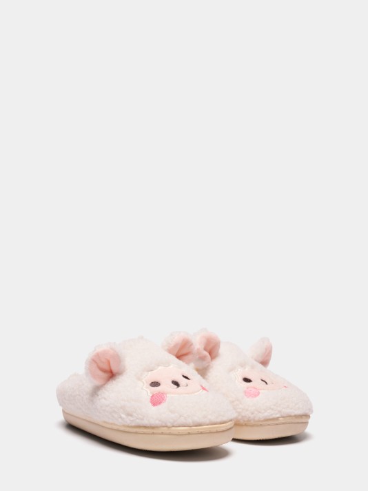 Chinelos em sherpa Chinelos em sherpa