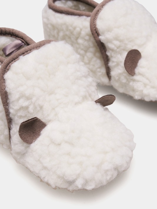 Pantufas em sherpa Pantufas em sherpa