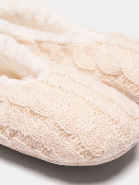 Pantufas efeito entrançado Pantufas efeito entrançado