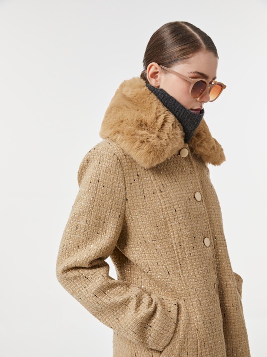 Sobretudo com botões Sobretudo com botões