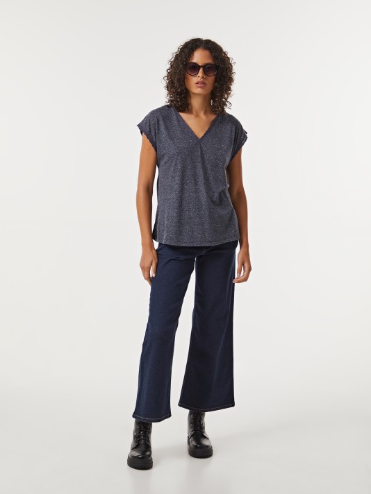 T-shirt com decote em V T-shirt com decote em V