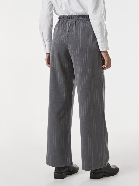 Calças alfaiataria às riscas Calças alfaiataria às riscas