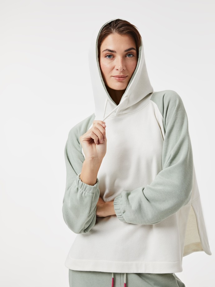 Sweatshirt com capuz