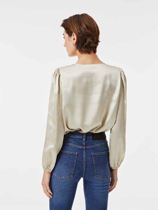 Blusa acetinada Blusa acetinada