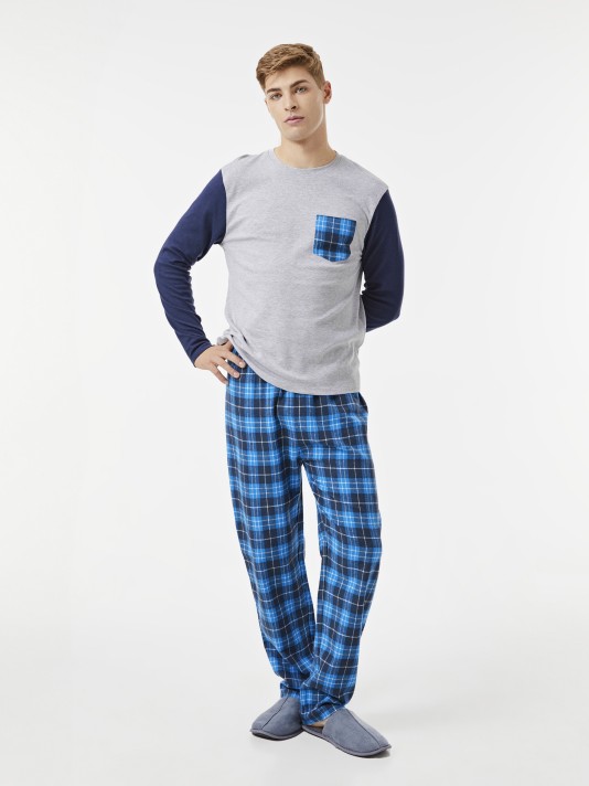 Pijama com bolso Pijama com bolso