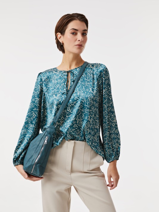 Blusa acetinada Blusa acetinada