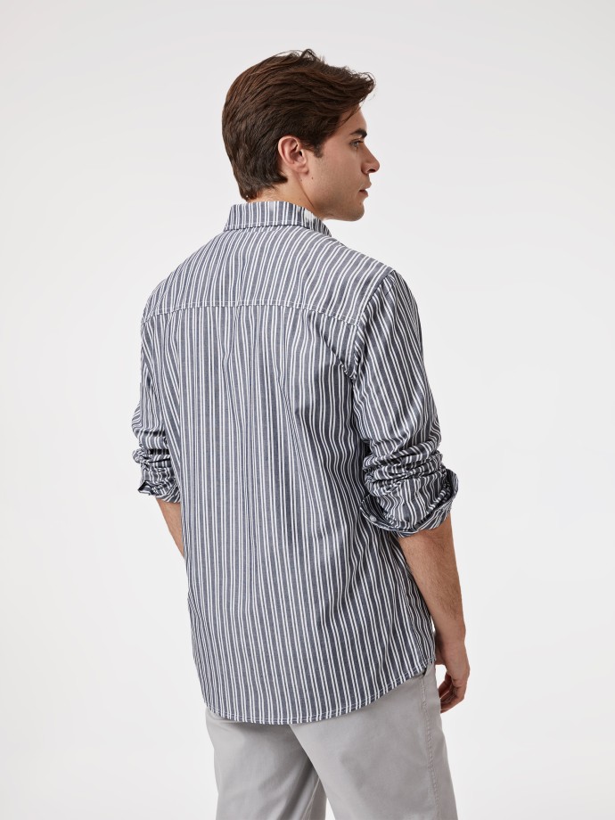 Camisa com riscas
