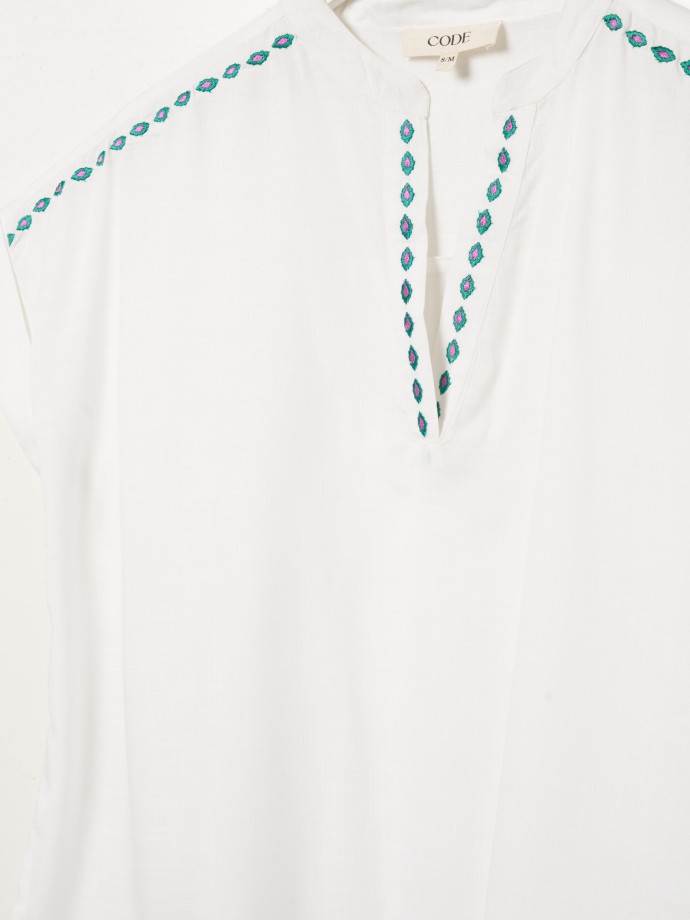 Blusa com bordado