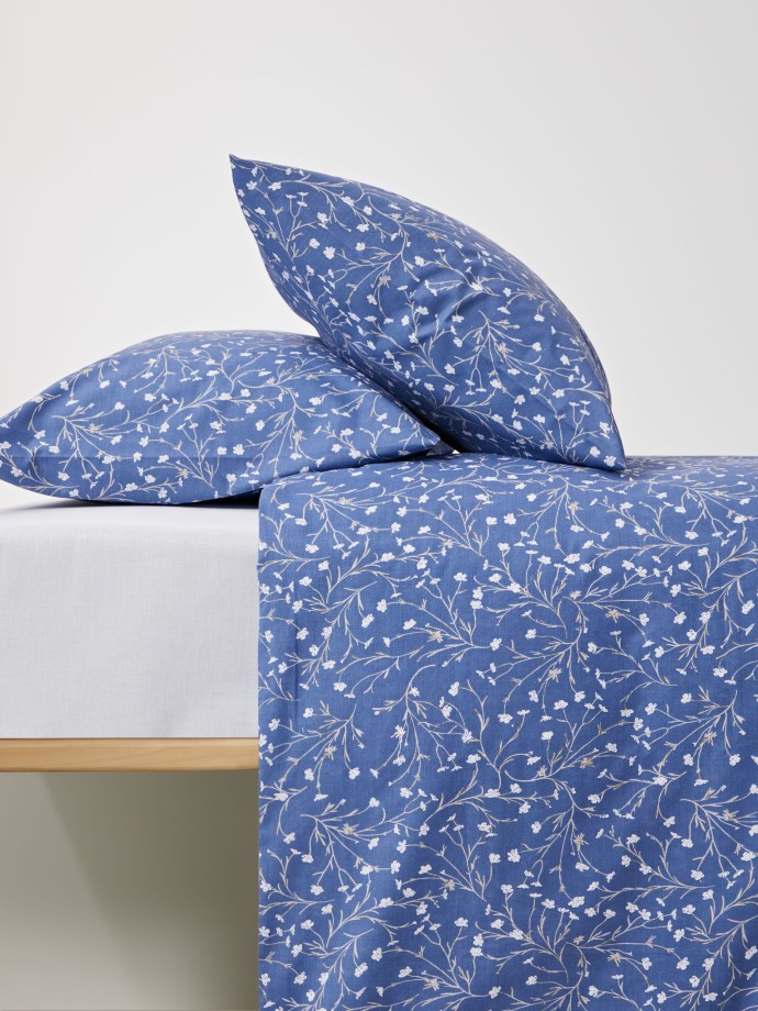 Capa edredo casal com padro floral