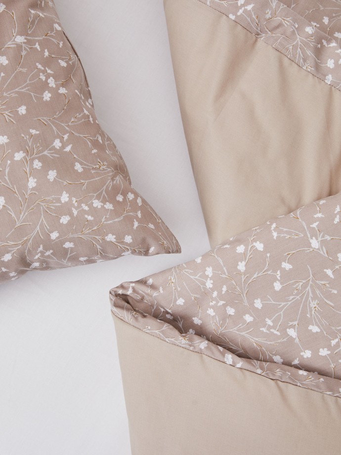 Capa edredo solteiro com padro floral