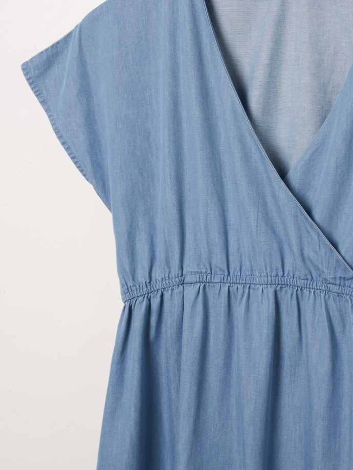 Vestido com decote cruzado Vestido com decote cruzado