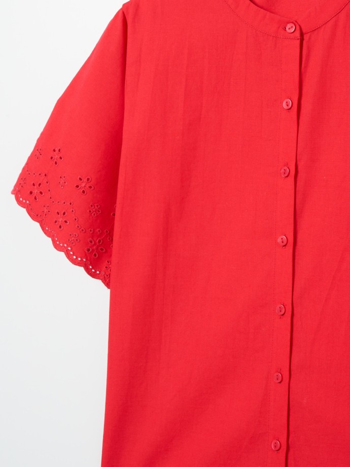 Camisa com bordado ingls