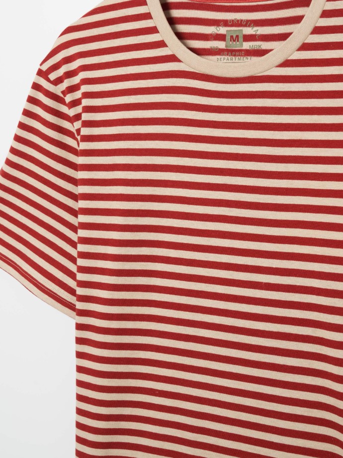 T-Shirt com Padro