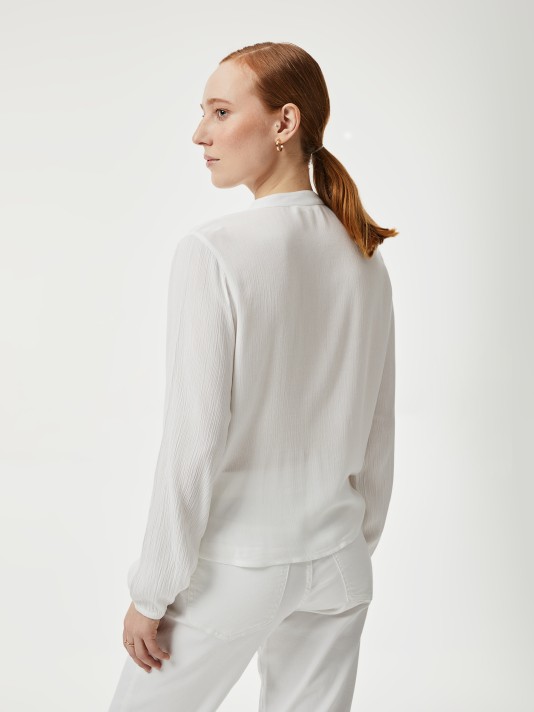 Camisa com gola mandarim Camisa com gola mandarim