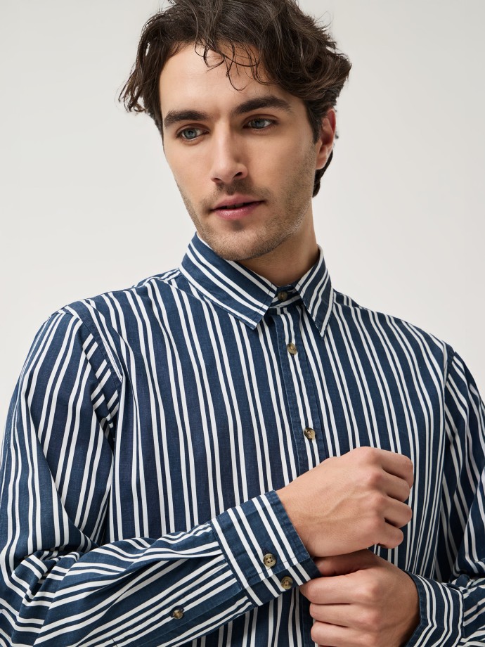 Camisa com Riscas 