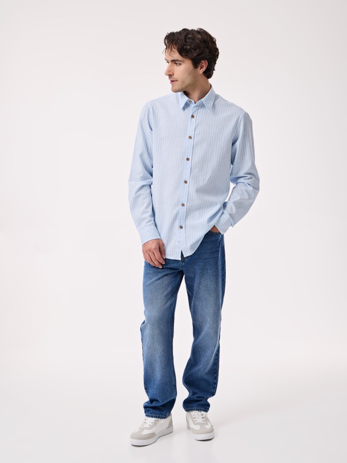 Camisa com Riscas Finas