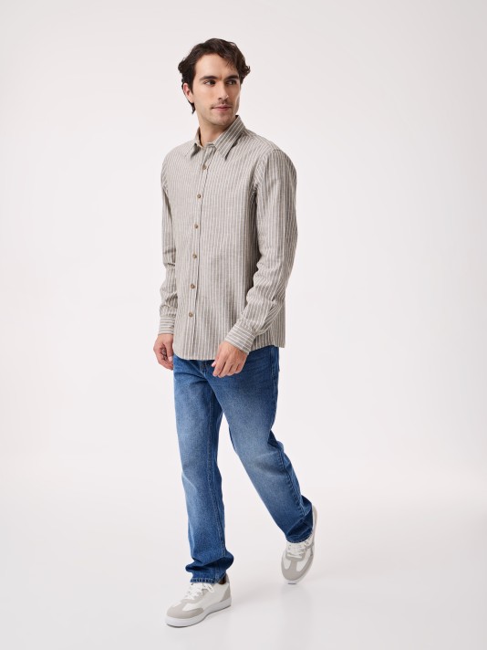 Camisa com riscas Camisa com riscas