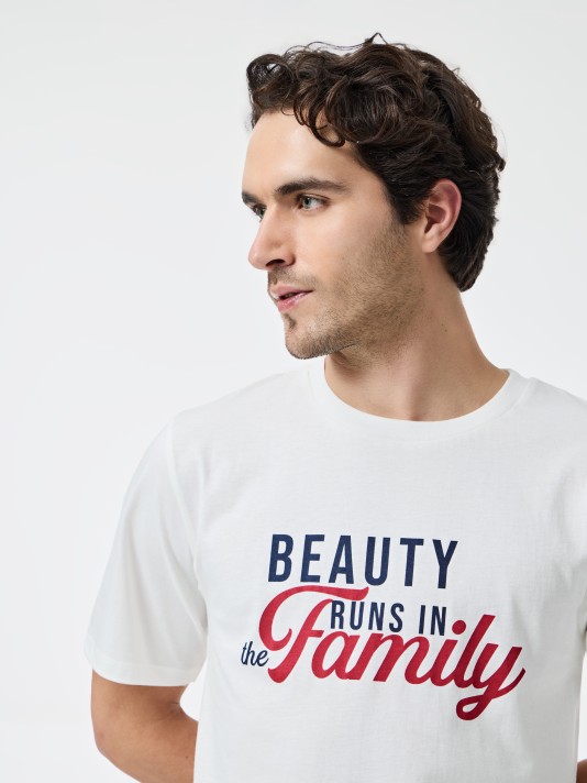 Pijama curto com riscas Pijama curto com riscas