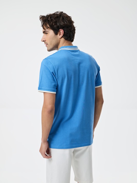 Polo com gola detalhada Polo com gola detalhada