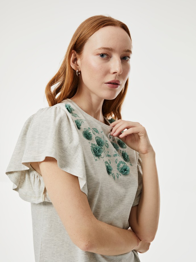 T-shirt com flores