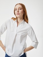 Camisa com decote em V
