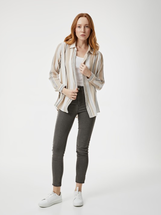 Camisa com riscas Camisa com riscas