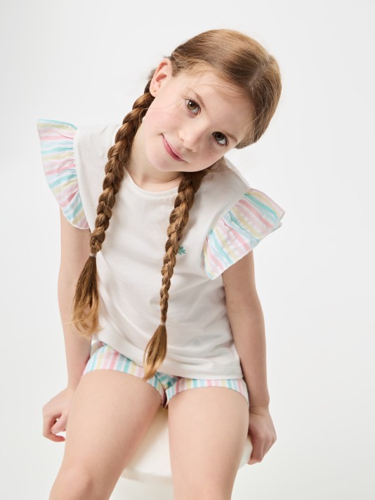 Pijama curto com riscas Pijama curto com riscas