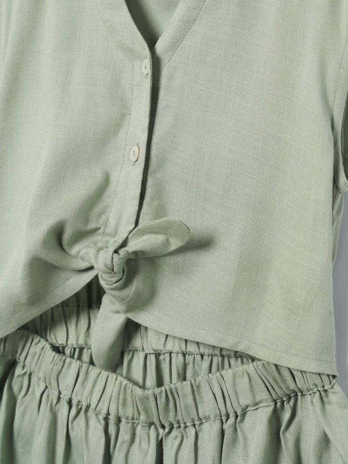 Vestido curto com botes