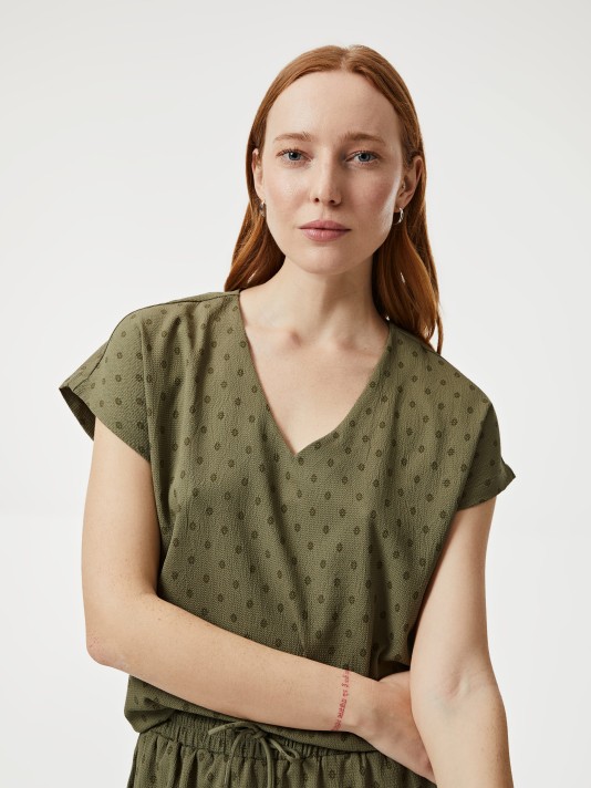 Blusa com padro