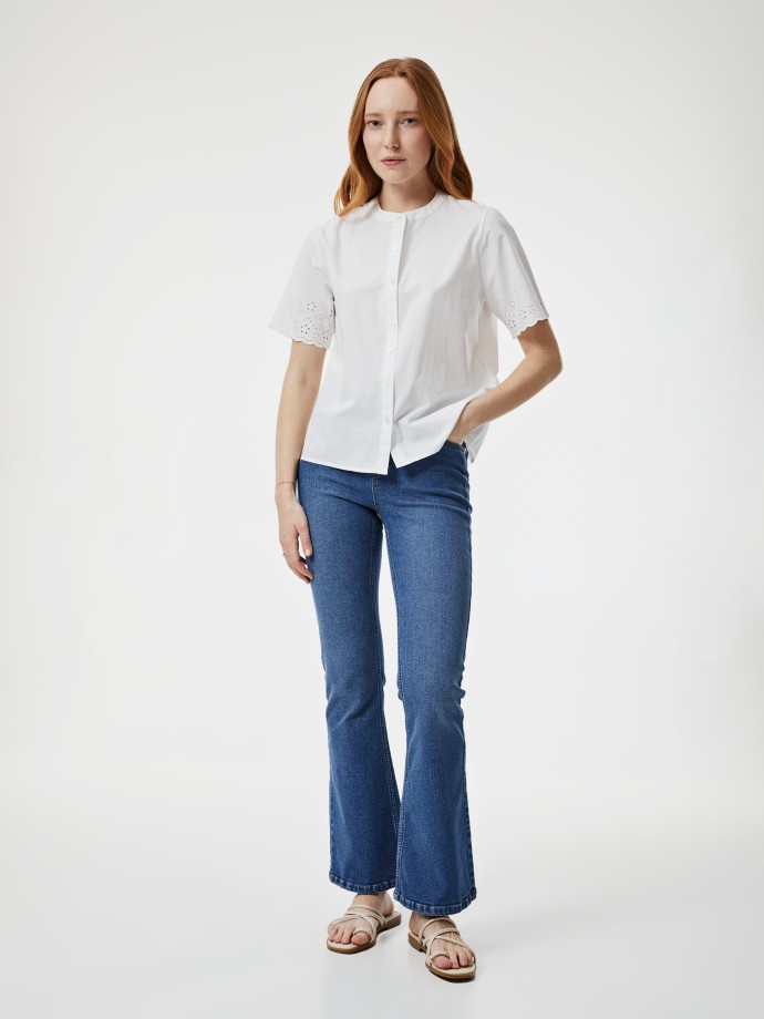 Camisa com bordado ingl�s