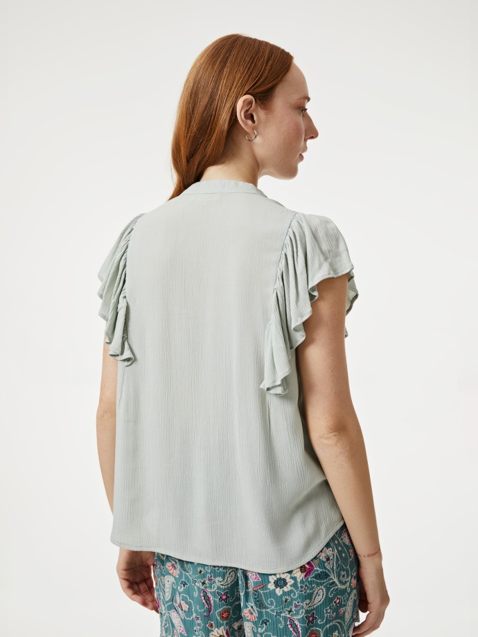 Blusa com folho nas mangas