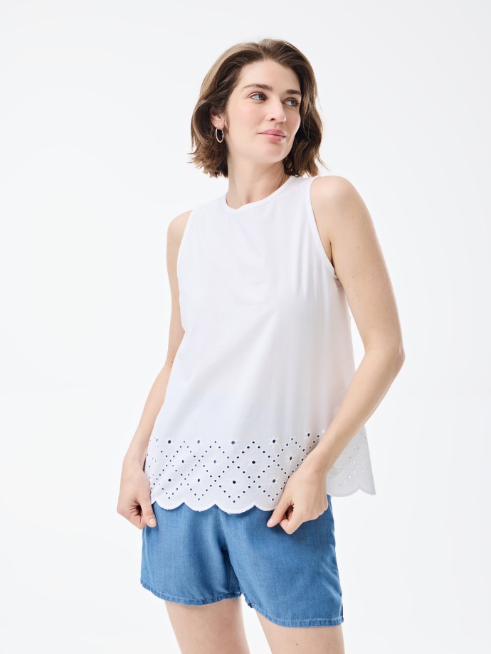 Blusa com bordado ingls
