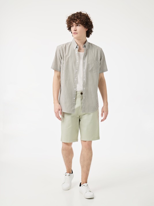 Camisa com riscas Camisa com riscas