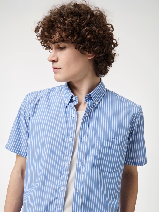 Camisa com riscas Camisa com riscas