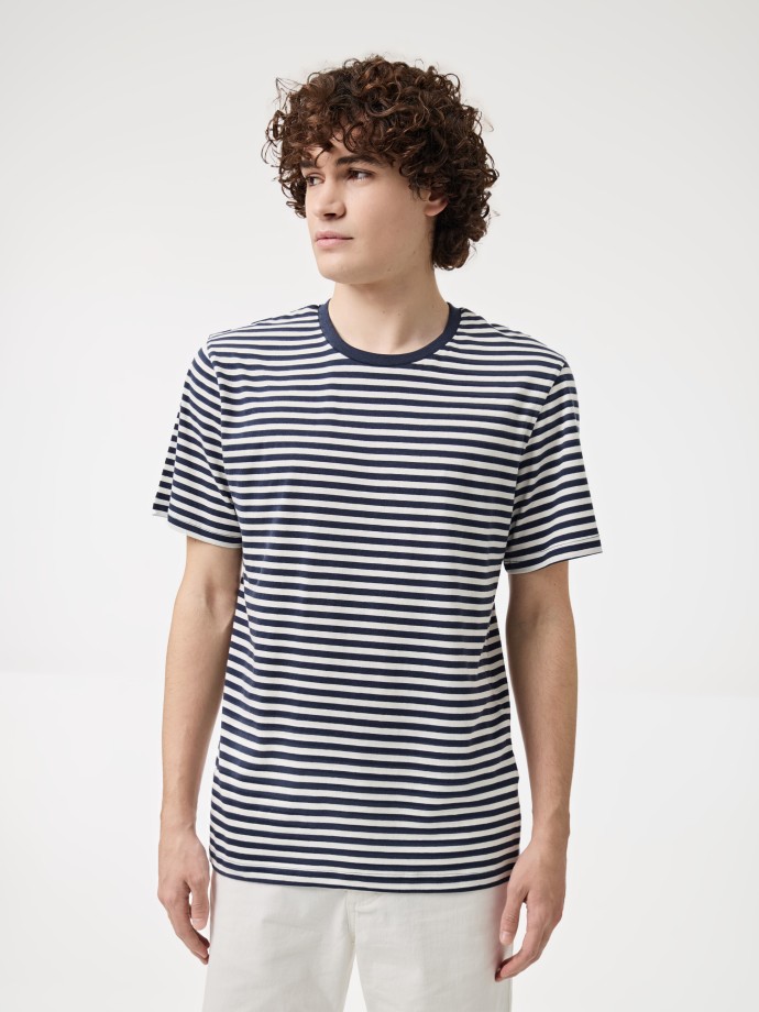 T-shirt com Padro 
