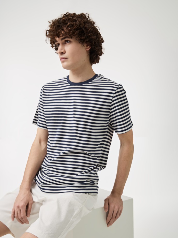 T-shirt com Padro 