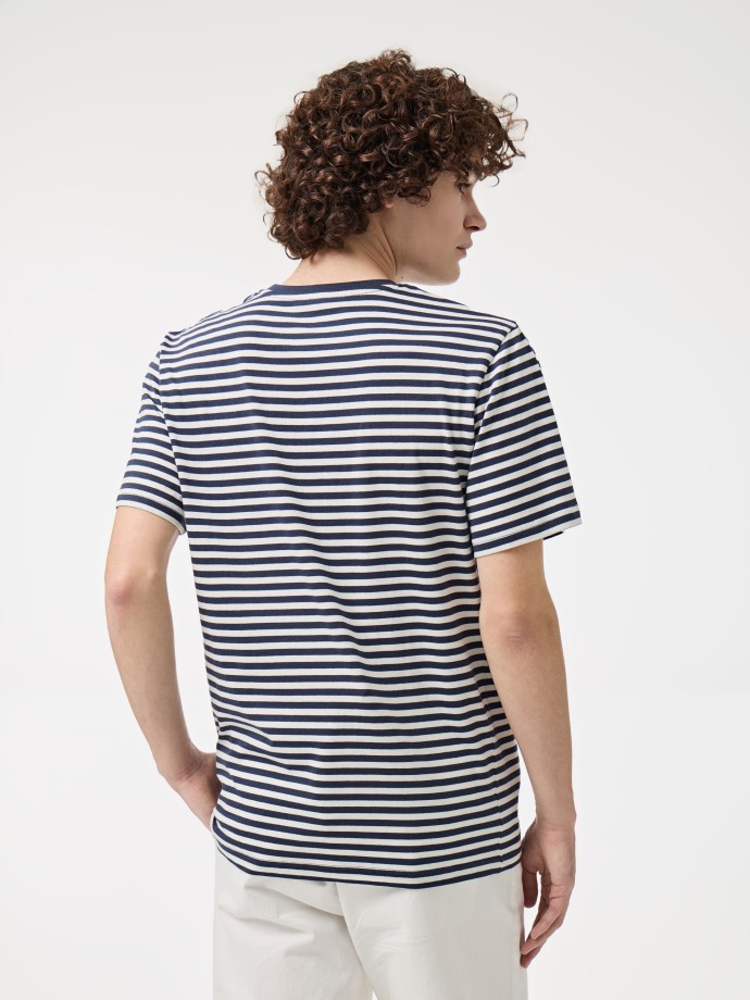 T-shirt com Padro 
