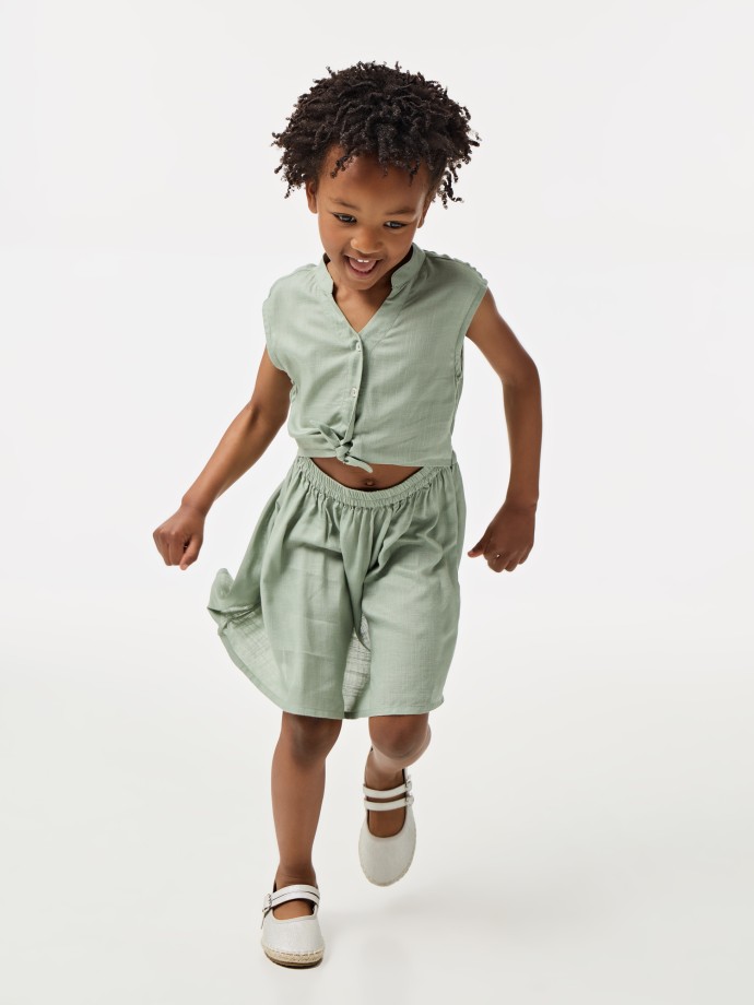 Vestido curto com botes