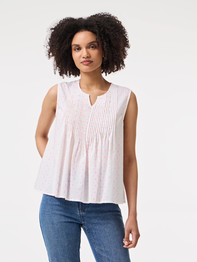 Blusa com bordado ingls