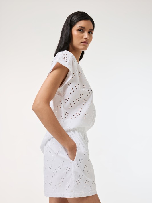 Calções bordados Calções bordados