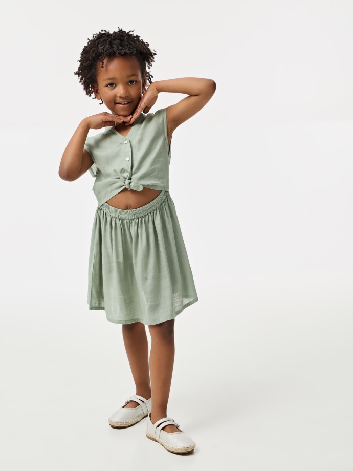 Vestido curto com botes