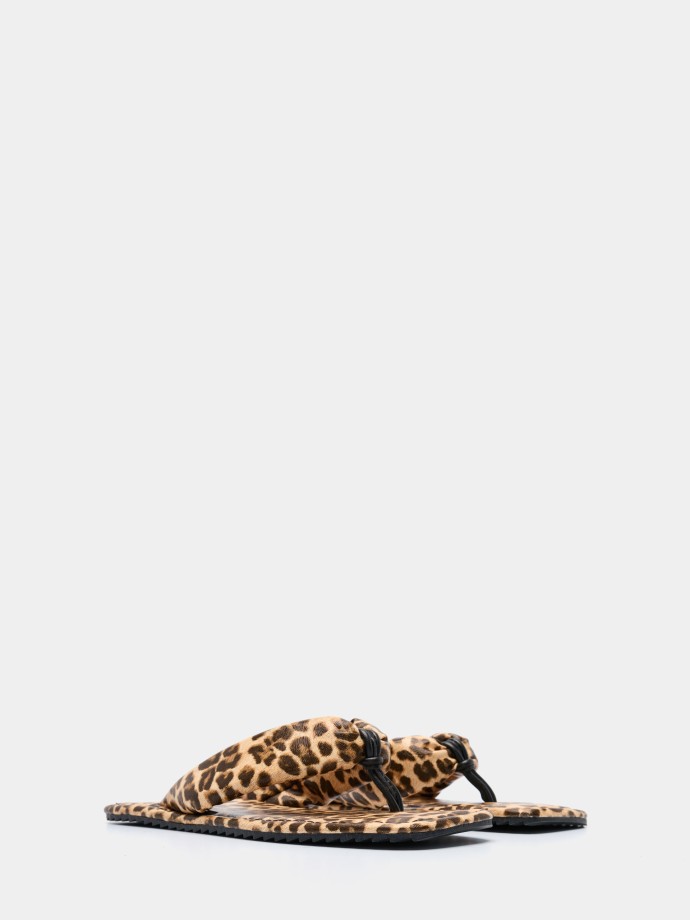 Chinelos leopardo