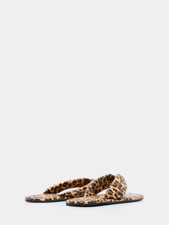Chinelos leopardo
