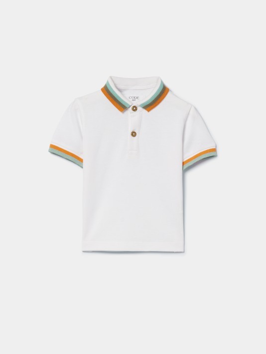 Polo com contraste
