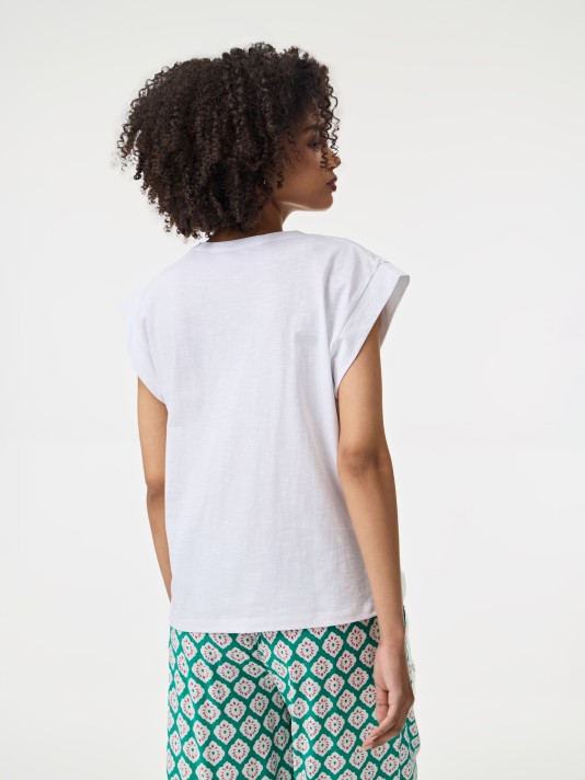 T-Shirt com missangas T-Shirt com missangas